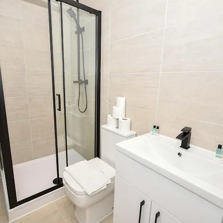 Apartment Modern & Bright 1bed In - Sleeps 3 *