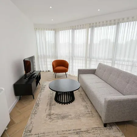 Modern & Bright 1bed In - Sleeps 3 *