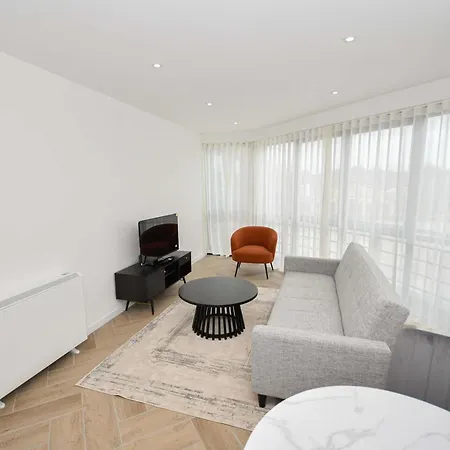 Modern & Bright 1bed In - Sleeps 3 Apartment