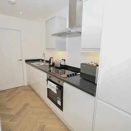 Modern & Bright 1bed In - Sleeps 3 Апартаменты *