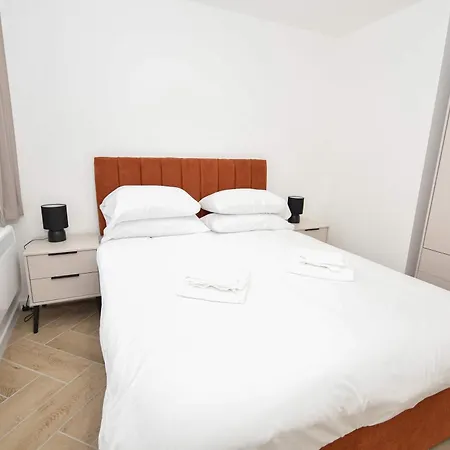 Apartment Modern & Bright 1bed In - Sleeps 3 Leeds (West Yorkshire)